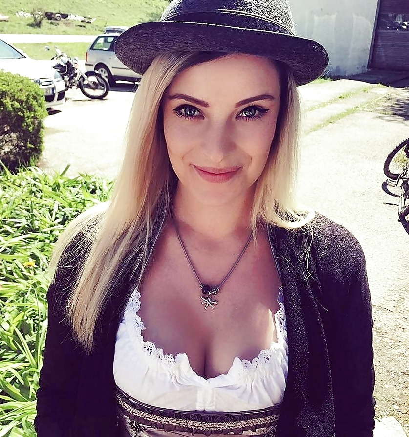 Sexy Dirndl Girls 122 6