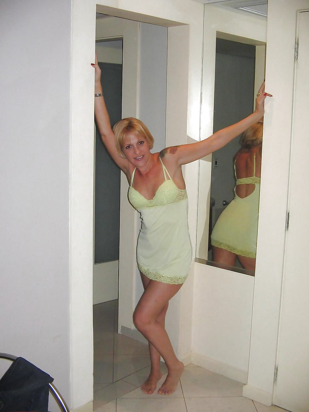 Posing Milf 6