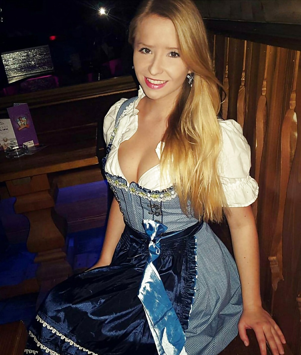 Hot Girls in Dirndl 77 15