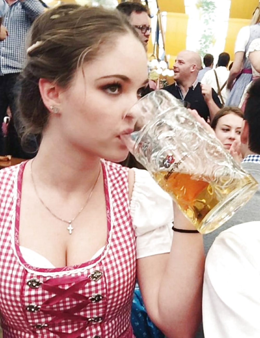 Sexy Dirndl Girls 102 11