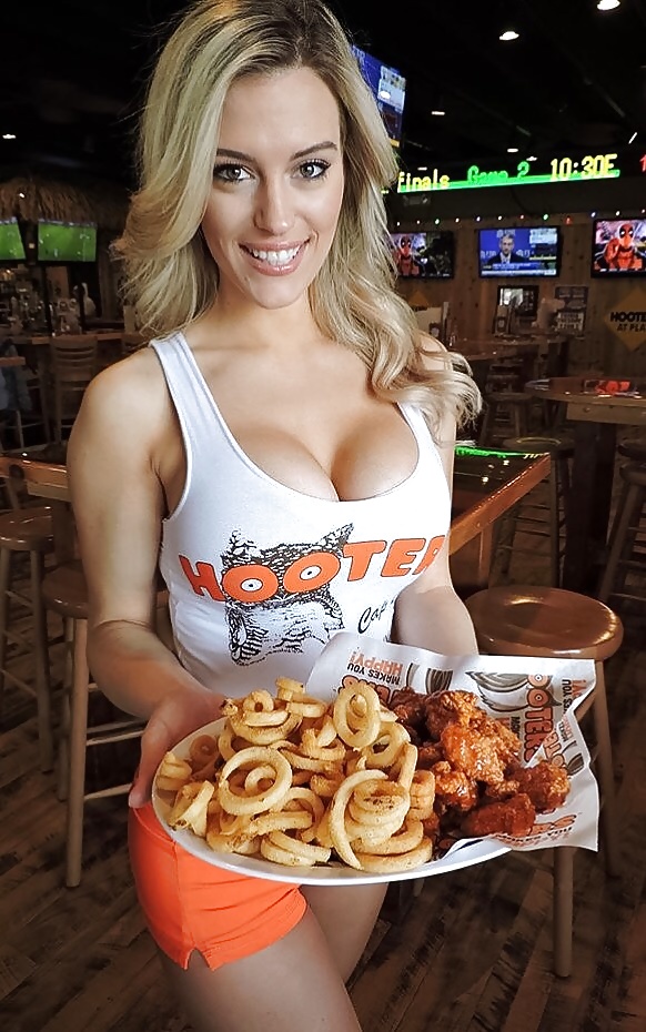 Hooters make you Happy  11