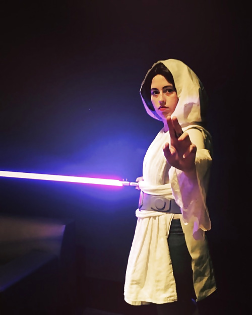 Star Wars Cosplaying Jedi  16