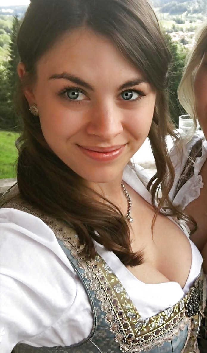 Hot Girls in Dirndl 77 1